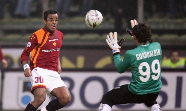 Guardalben: "Rischiai la paralisi e soffrii di depressione. Buffon si impose per farmi giocare"