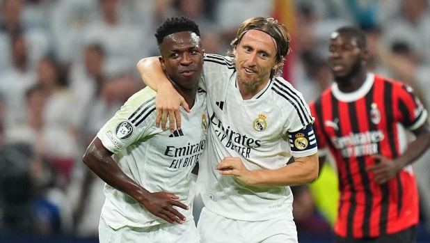Vinicius: "Modric mi manca molto, non c'è nessuno come lui. Odiava perdere anche in allenamento" 1 Vinicius: "Modric mi manca molto, non c'è nessuno come lui. Odiava perdere anche in allenamento"
