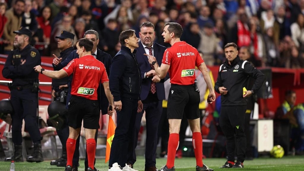 Stangata per l'ex Lazio Almeyda: 7 giornate di squalifica all'attuale tecnico del Siviglia