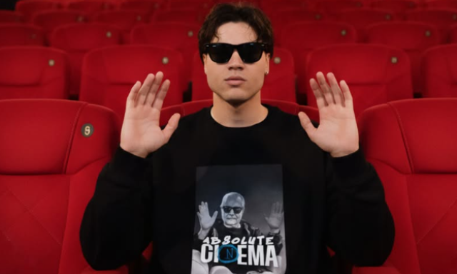 De Laurentiis in posa come Scorsese: sulle felpe del Napoli ADL modello "Absolute cinema" 4 De Laurentiis in posa come Scorsese: sulle felpe del Napoli ADL modello "Absolute cinema"