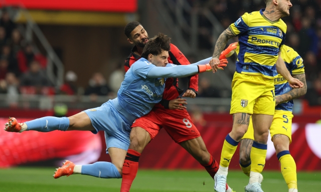 Dal mancato rigore su Loftus al dietrofront sul gol di Troilo: Milan contro arbitro e Var 2 Dal mancato rigore su Loftus al dietrofront sul gol di Troilo: Milan contro arbitro e Var