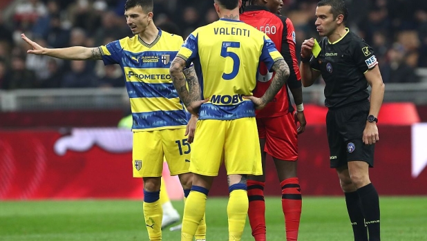 Le pagelle degli arbitri: Piccinini 5, quanti dubbi sul gol del Parma. Guida 4,5: disastro a Genova