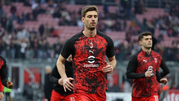 Milan, non c'è lesione per Gabbia: può recuperare per la Cremonese 1 Milan, non c'è lesione per Gabbia: può recuperare per la Cremonese