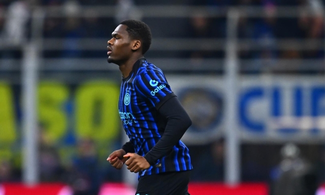 Inter-Genoa, le formazioni ufficiali: Chivu dà una chance dal 1' a Bonny, De Rossi si affida a Colombo 3 Inter-Genoa, le formazioni ufficiali: Chivu dà una chance dal 1' a Bonny, De Rossi si affida a Colombo