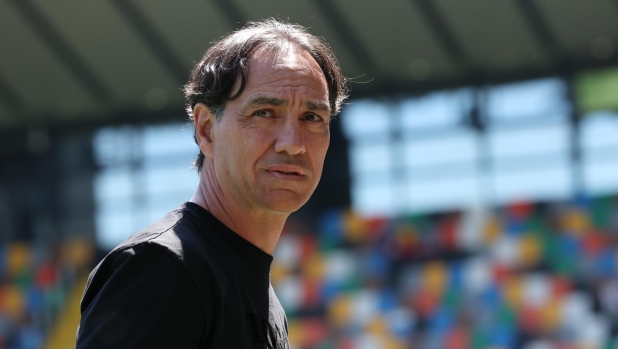 Nesta ironico dopo l'intervento all'anca: "Ora posso tornare in campo"