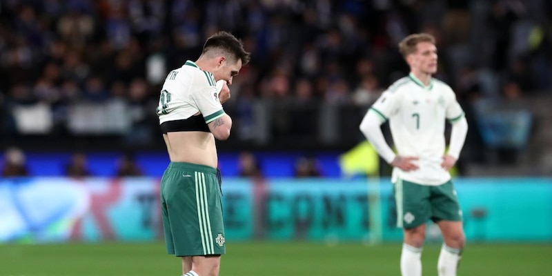 L'Irlanda del Nord fuori tra ciabatte Ugg, lacrime, tempeste italiane e recriminazioni: "Vorremmo rivedere un fallo di mano..." 4 L'Irlanda del Nord fuori tra ciabatte Ugg, lacrime, tempeste italiane e recriminazioni: "Vorremmo rivedere un fallo di mano..."