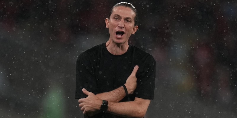 Clamoroso in Brasile: Filipe Luis esonerato dopo aver vinto 8-0 2 Clamoroso in Brasile: Filipe Luis esonerato dopo aver vinto 8-0