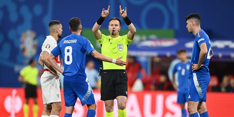 Makkelie sar&agrave; l&rsquo;arbitro di Italia-Irlanda del Nord: i precedenti e quei tre gol annullati a Morata con la Juve&hellip;