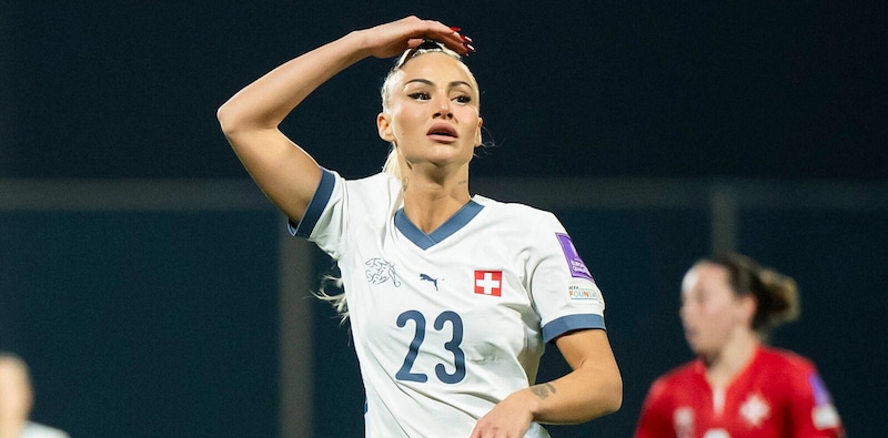 Alisha Lehmann contro tutti: &ldquo;&Egrave; frustrante, le persone non vedono. Perch&eacute; ho lasciato l&rsquo;Italia&rdquo;