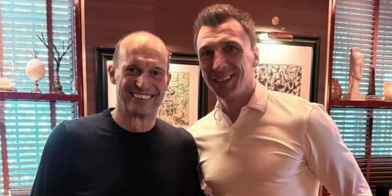 Mandzukic e Allegri, bianconero per sempre: la foto che infiamma il tifo Juve 1 Mandzukic e Allegri, bianconero per sempre: la foto che infiamma il tifo Juve