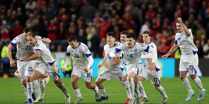 Il folle viaggio di due tifosi della Bosnia: da Chicago a Zenica con il sogno Mondiale 3 Il folle viaggio di due tifosi della Bosnia: da Chicago a Zenica con il sogno Mondiale