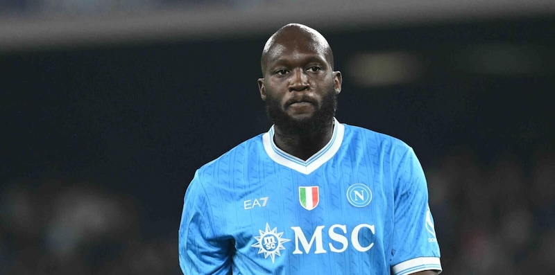 Caos Lukaku-Napoli, si cerca una soluzione: dialogo aperto e 72 ore per trovare un’intesa. E i tifosi sui social… 2 Caos Lukaku-Napoli, si cerca una soluzione: dialogo aperto e 72 ore per trovare un’intesa. E i tifosi sui social…
