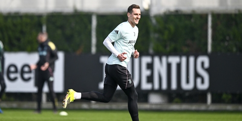 Milik rompe il silenzio dopo il calvario infinito: "Percorso più difficile, ma in quei momenti…" 3 Milik rompe il silenzio dopo il calvario infinito: "Percorso più difficile, ma in quei momenti…"