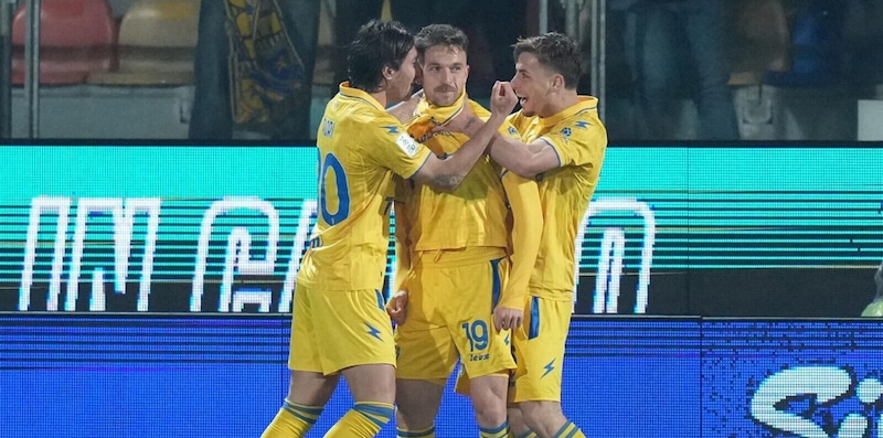 Il Frosinone torna a vincere e si avvicina al Monza: Bari ko