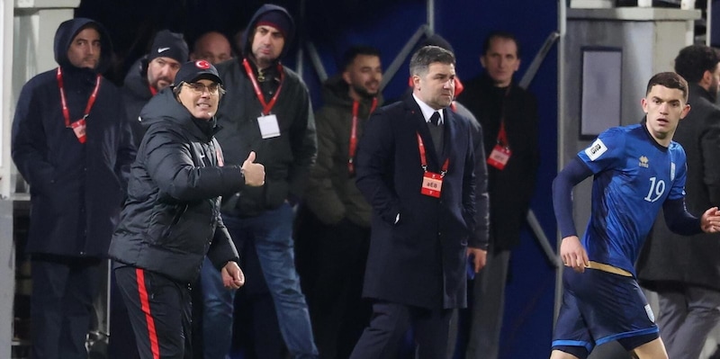 Montella vola ai Mondiali con la Turchia: ok Svezia e Repubblica Ceca. Hojlund sbaglia dal dischetto 4 Montella vola ai Mondiali con la Turchia: ok Svezia e Repubblica Ceca. Hojlund sbaglia dal dischetto