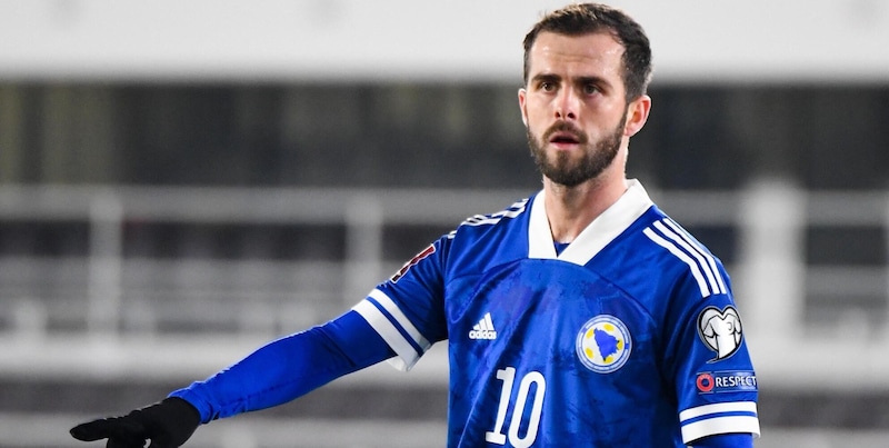 "Spogliatoio rustico e bolgia infernale": così Pjanic descrive lo stadio dove giocherà l'Italia in Bosnia 3 "Spogliatoio rustico e bolgia infernale": così Pjanic descrive lo stadio dove giocherà l'Italia in Bosnia