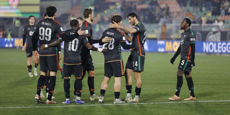Venezia e Monza vincono ancora: prove di fuga. Poker Sudtirol, crolla il Modena con l'Entella 1 Venezia e Monza vincono ancora: prove di fuga. Poker Sudtirol, crolla il Modena con l'Entella