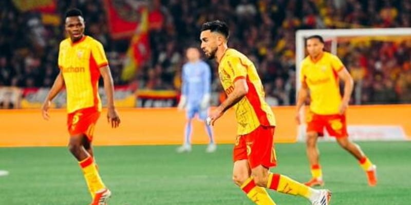 Thauvin segna su assist di Abdulhamid, il Lens strapazza l'Angers ed è primo in Ligue 1 aspettando il Psg 3 Thauvin segna su assist di Abdulhamid, il Lens strapazza l'Angers ed è primo in Ligue 1 aspettando il Psg