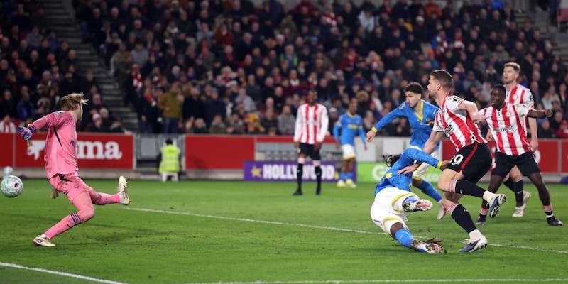 Il Brentford si mangia le mani: solo pari con i Wolves e occasione sprecata per avvicinarsi alla Champions 3 Il Brentford si mangia le mani: solo pari con i Wolves e occasione sprecata per avvicinarsi alla Champions