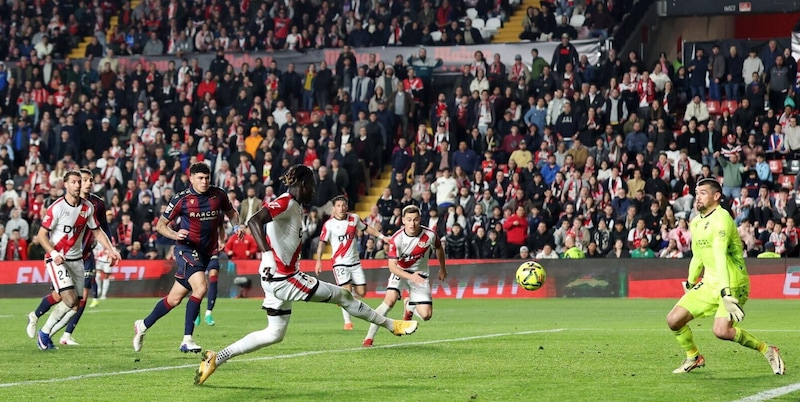 Liga, Ciss salva il Rayo Vallecano allo scadere contro il Levante 4 Liga, Ciss salva il Rayo Vallecano allo scadere contro il Levante