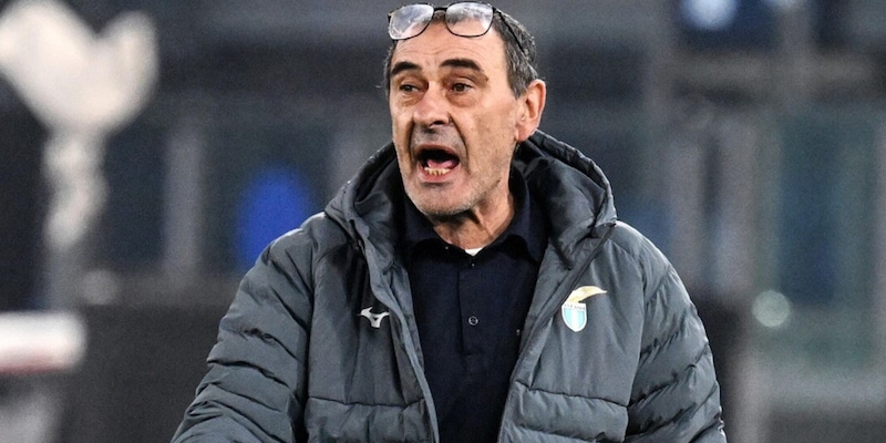 Sarri, vittoria amara: "Stadio senza tifosi Lazio avvilente, non so quale sarà il mio futuro, ma..." 1 Sarri, vittoria amara: "Stadio senza tifosi Lazio avvilente, non so quale sarà il mio futuro, ma..."