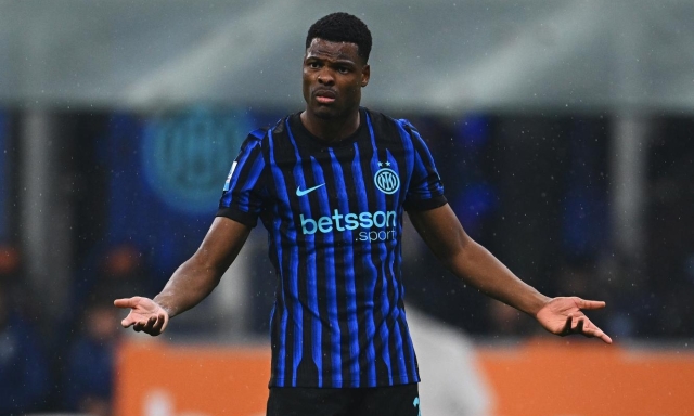 Inter, Dumfries è pronto a riprendersi la fascia: col Milan può essere l'asso nella manica