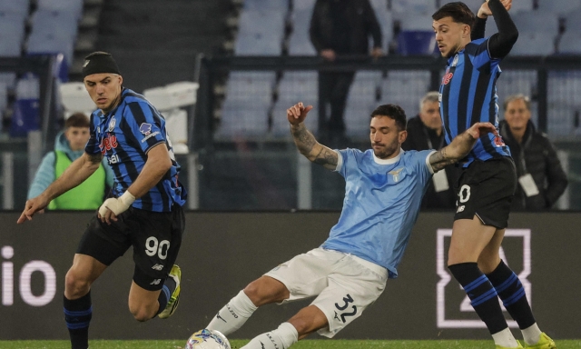 "Ci stiamo giocando la vita": la rabbia di Cataldi con l'arbitro Manganiello