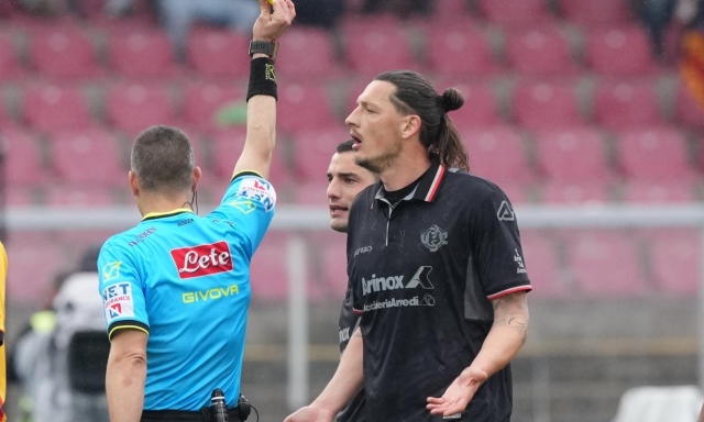 Cremonese, rivoluzione tattica con la Fiorentina: ipotesi 4-4-2. Djuric titolare, Vardy fuori 1 Cremonese, rivoluzione tattica con la Fiorentina: ipotesi 4-4-2. Djuric titolare, Vardy fuori