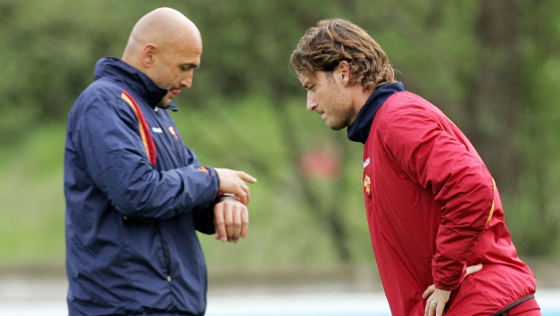 "Cosa fa la Roma? Il 4-6-0?": Così Spalletti si inventò Totti centravanti. E ora ci riprova con Yildiz 1 "Cosa fa la Roma? Il 4-6-0?": Così Spalletti si inventò Totti centravanti. E ora ci riprova con Yildiz