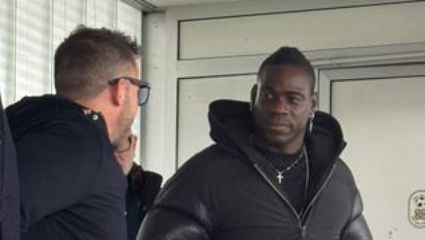 Che ci fanno Del Piero e Balotelli a vedere Pro Sesto-Desenzano? Tifano per figlio e fratello 1 Che ci fanno Del Piero e Balotelli a vedere Pro Sesto-Desenzano? Tifano per figlio e fratello