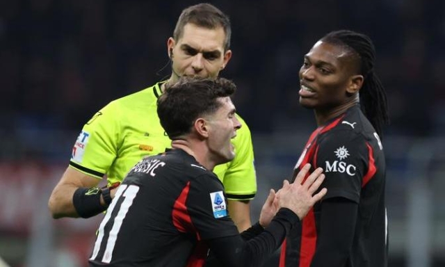 Lazio-Milan, lo sfogo di Leao con Pulisic è continuato in spogliatoio. L'intervento di Allegri 1 Lazio-Milan, lo sfogo di Leao con Pulisic è continuato in spogliatoio. L'intervento di Allegri