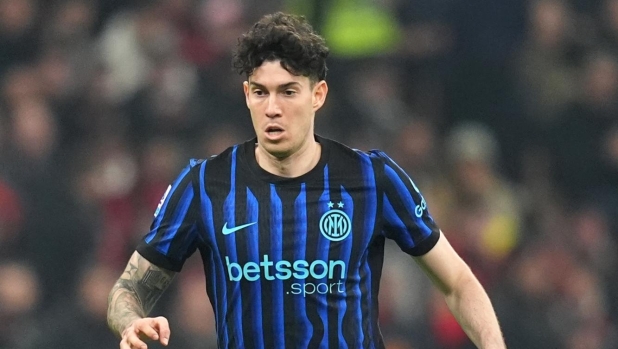 Barcellona in pressing sull'Inter per Bastoni. E i nerazzurri fissano il prezzo