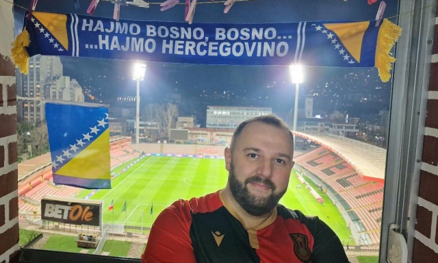 Dino e la casa sullo stadio: "Per vedere Bosnia-Italia in balcone mi hanno offerto auto, soldi e... patate"