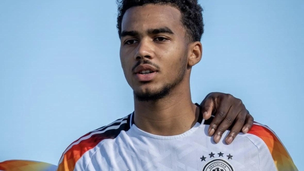 Odogu: 9 minuti in stagione con il Milan, ma trova spazio in Nazionale 1 Odogu: 9 minuti in stagione con il Milan, ma trova spazio in Nazionale