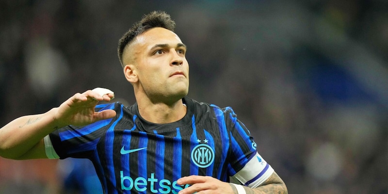 Un bel calcio alle idiozie 3 Un bel calcio alle idiozie