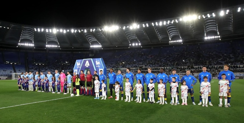 I tifosi della Lazio sfidano ancora Lotito: contro il Parma solo 11 mila spettatori. E fuori dall&rsquo;Olimpico...