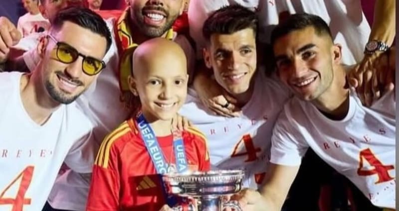 La Spagna piange Maria, la piccola calciatrice mascotte della Nazionale morta di cancro. Morata: "Ci rivedremo, piccola..."&nbsp;