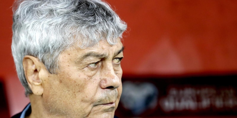 Lucescu, si aggravano le condizioni di salute: il commovente messaggio della Federcalcio romena 2 Lucescu, si aggravano le condizioni di salute: il commovente messaggio della Federcalcio romena