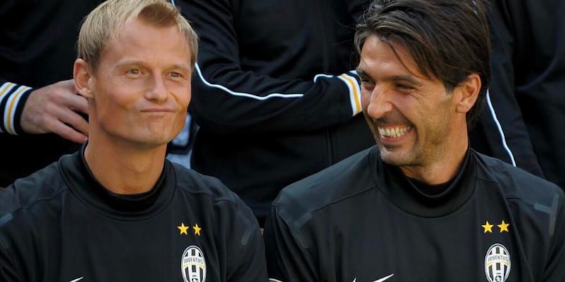 L'emozionante lettera di Buffon per la morte di Manninger: "Un amico e una persona che ho sempre ammirato" 3 L'emozionante lettera di Buffon per la morte di Manninger: "Un amico e una persona che ho sempre ammirato"