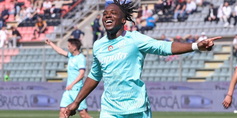 Bologna, controsorpasso alla Lazio prima dell'Europa League: Joao Mario e Rowe stendono la Cremonese 4 Bologna, controsorpasso alla Lazio prima dell'Europa League: Joao Mario e Rowe stendono la Cremonese