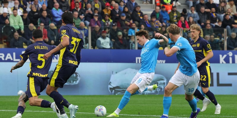 Il Napoli frena, si ferma la ricorsa all'Inter: ora Chivu gioca senza pressione