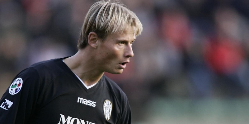 Manninger, il falegname che curava il legno della sua porta come quello della sua casa