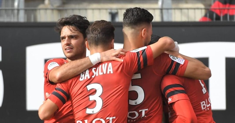 Ligue 1: il Rennes vince e aggancia il Lille, pari tra Auxerre e Nantes 3 Ligue 1: il Rennes vince e aggancia il Lille, pari tra Auxerre e Nantes