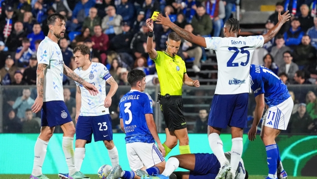 Le pagelle degli arbitri: Massa incertezze da 4 a Como. Rapuano, quei due rossi a Genova... 4 Le pagelle degli arbitri: Massa incertezze da 4 a Como. Rapuano, quei due rossi a Genova...