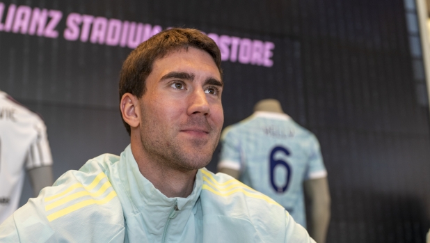 Juve, le parole di Comolli e il rinnovo di Vlahovic: la Juve attende segnali 4 Juve, le parole di Comolli e il rinnovo di Vlahovic: la Juve attende segnali