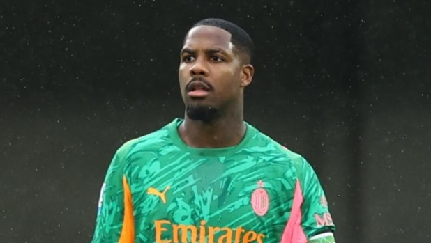 I buu per Leao, i fischi per Maignan, l'annuncio dello speaker: cosa è successo a Verona