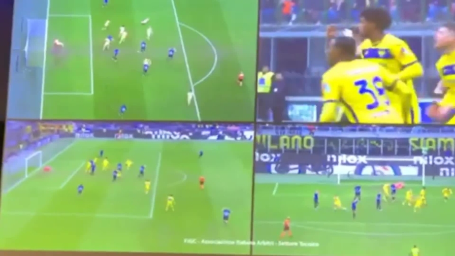 Inter-Verona 23/24 – “Ma fischia santo cielo!”: il dialogo tra arbitro e Var sulla gomitata di Bastoni