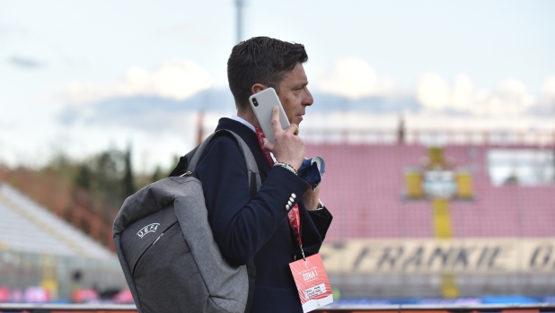 La giornata più lunga di Rocchi: la difesa, la famiglia, l'autosospensione. Poi esce dalla chat degli arbitri