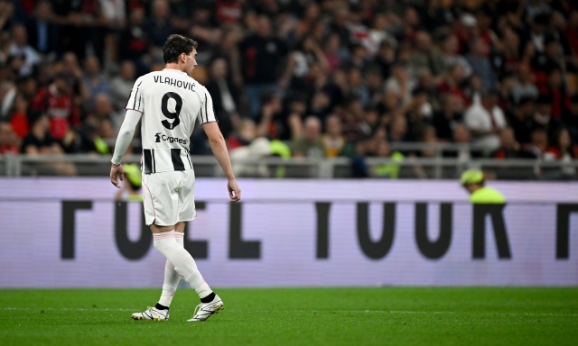 Vlahovic, il Bayern può attendere: l'idea è un rinnovo breve con cifre "alla Yildiz"