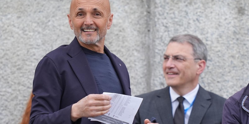 I retroscena della riunione dei vertici Juve: Elkann conferma Spalletti e Comolli 4 I retroscena della riunione dei vertici Juve: Elkann conferma Spalletti e Comolli